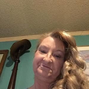 Meet your Posher, Mae